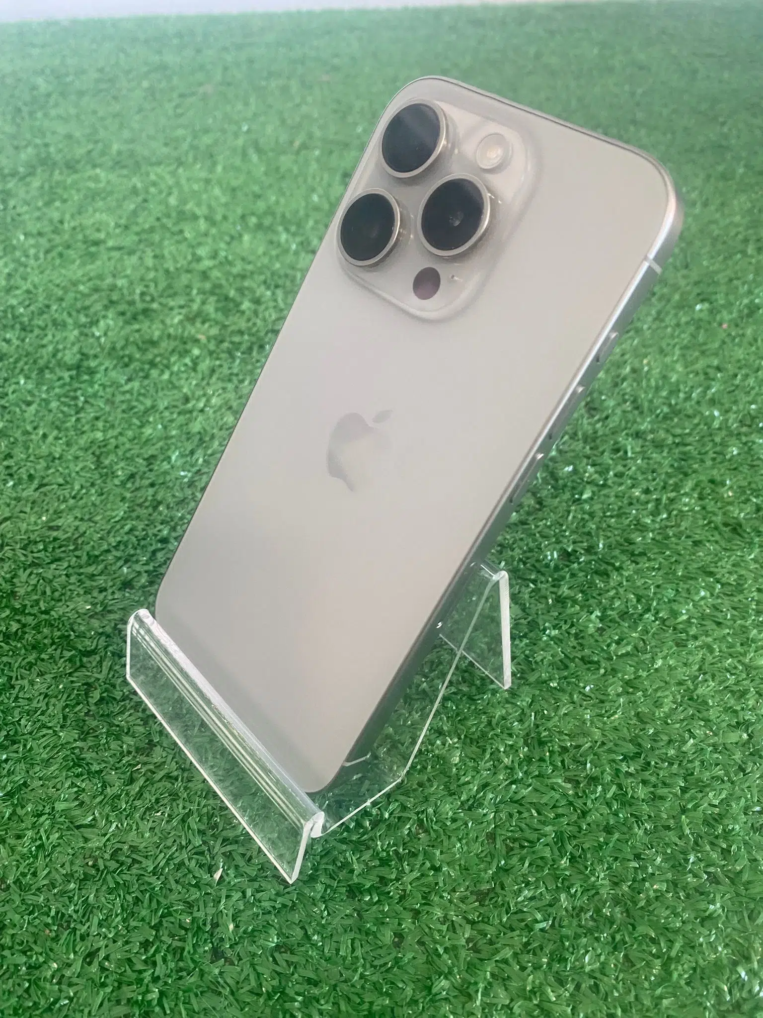 iPhone 15 Pro Natural – Segunda Mano en Estado EXCELENTE | 1 Año de Garantía