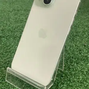 iPhone 15 verde de segunda mano, vista trasera