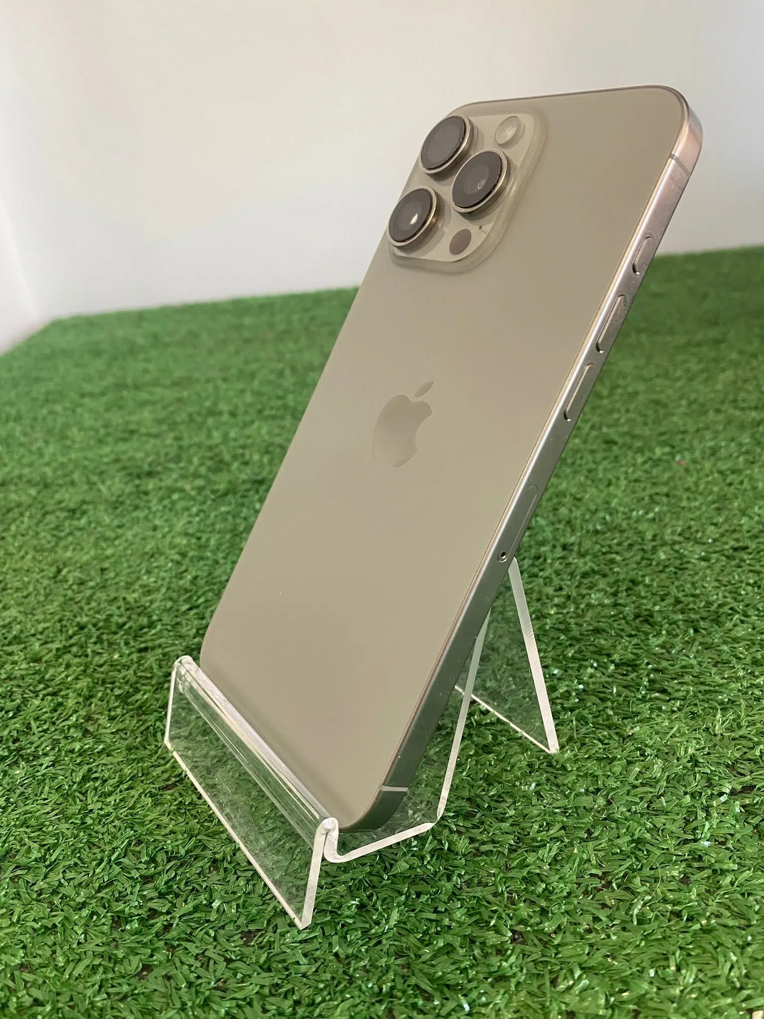 iPhone 16 Pro Max 256GB Natural – Segunda Mano en Estado EXCELENTE | 1 Año de Garantía